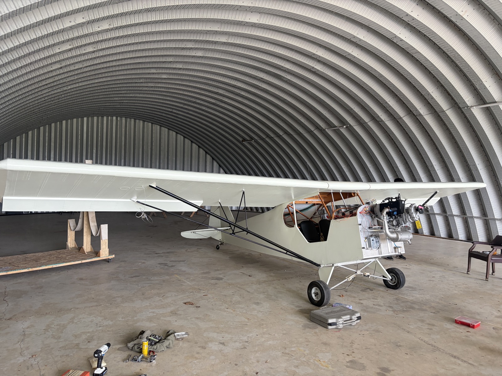 FFP Super Koala, side view, full airframe in the hangar
